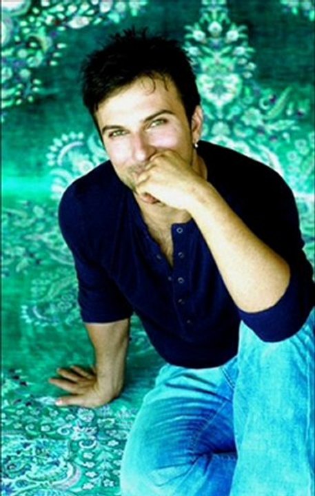 Gülüşü Bir Başka..Tarkan