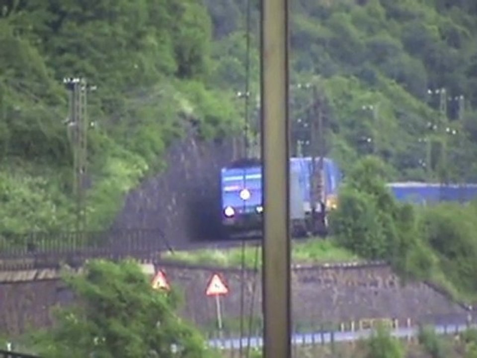 Eisenbahnverkehr bei Kamp-Bornhofen am Rhein, SBB Cargo Re482, Alpha Trains BR185, HGK BR185, BR152