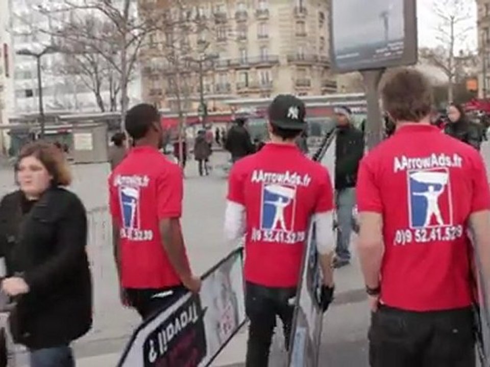 AArrow Ads Sign Spinning - Journée portes ouvertes dans les écoles de la chambre de commerce de Paris 24 mars 2012 à Salon de l'étudiant! Porte de Versailles