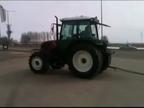 tarimdestek.net Erkunt Kiymet 90 ile New Holland TD100 Çekismesi