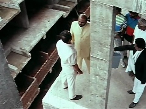 Rowdy Rani - Rami Reddy Kills Building Constructer