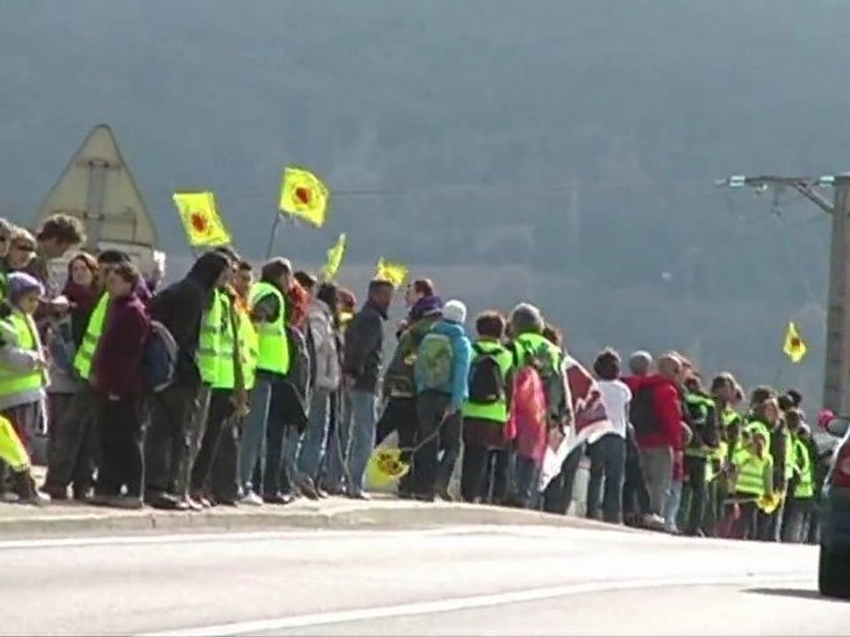 chaîne humaine anti-nucléaire de Lyon à Avignon 11 mars 2012, 1 an après Fukushima à Livron sur drome