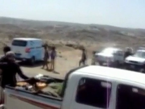 Suicide bomber kills at least four Yemeni soldiers