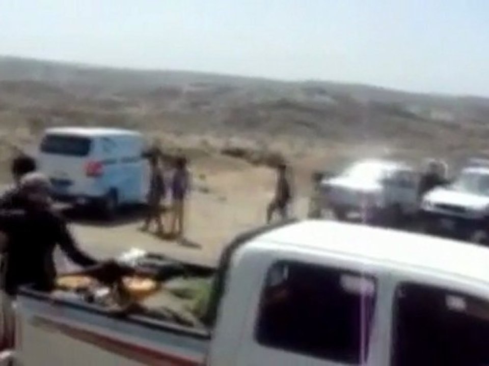 Suicide bomber kills at least four Yemeni soldiers