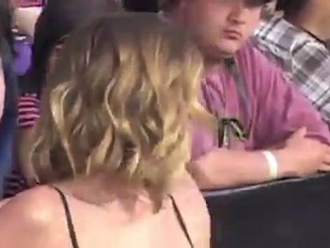 Jennifer Lawrence Stuns at Premiere