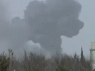 فري برس حمص القصير  انفجار ضخم اثر الانشقاق على حاجز الصوامع 13 3 2012