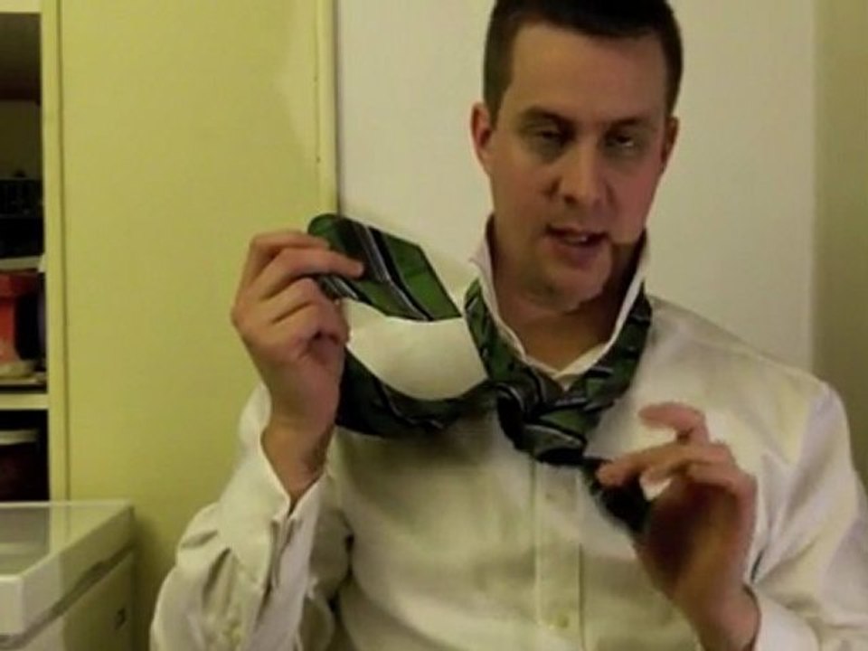 How to tie a tie: The Oriental Knot
