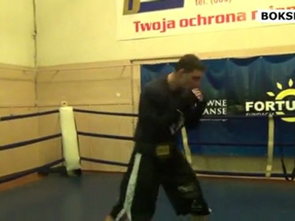 Łukasz Wawrzyczek trenuje przed galą w Oświęcimiu (24 marca 2012)