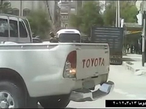 فري برس ريف دمشق اقتحام مدينة دوما بالدبابات و مداهمات عشوائية 13 3 2012 ج2