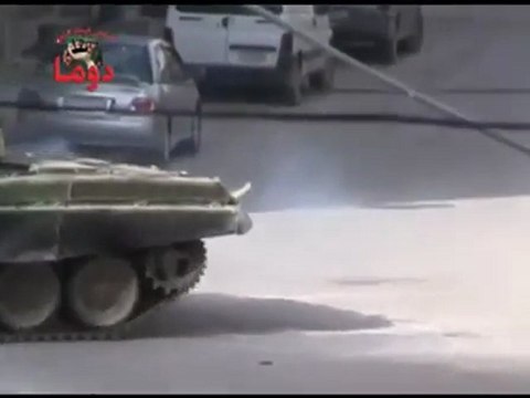 فري برس ريف دمشق اقتحام مدينة دوما بالدبابات و مداهمات عشوائية 13 3 2012 ج1