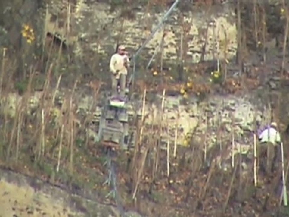 Weinbergbahn, Moselschiff, Nahverkehrszug bei der Moseltalbrücke Winningen Dieblich
