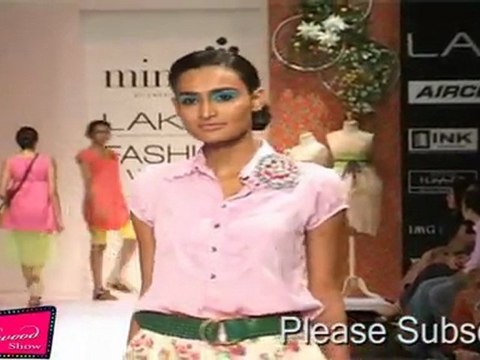 Ammy Jakson Walks On Ram At Lakme Fashion Week 12