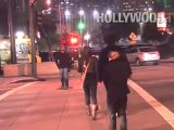 Questlove manchada de cruzar las calles en Los Ángeles