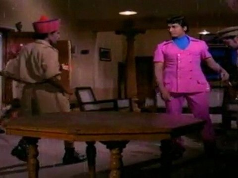 Gunavanthudu - Sobhan Babu Catches The Criminal