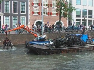 La pêche aux vélos d'Amsterdam