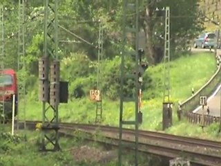 Züge auf der rechten Rheinstrecke zwischen Hammerstein und Leutesdorf