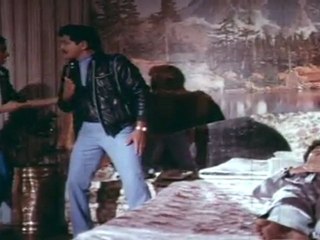 Maharajasri Mayagadu - Sridevi And Krishna Saves The Child