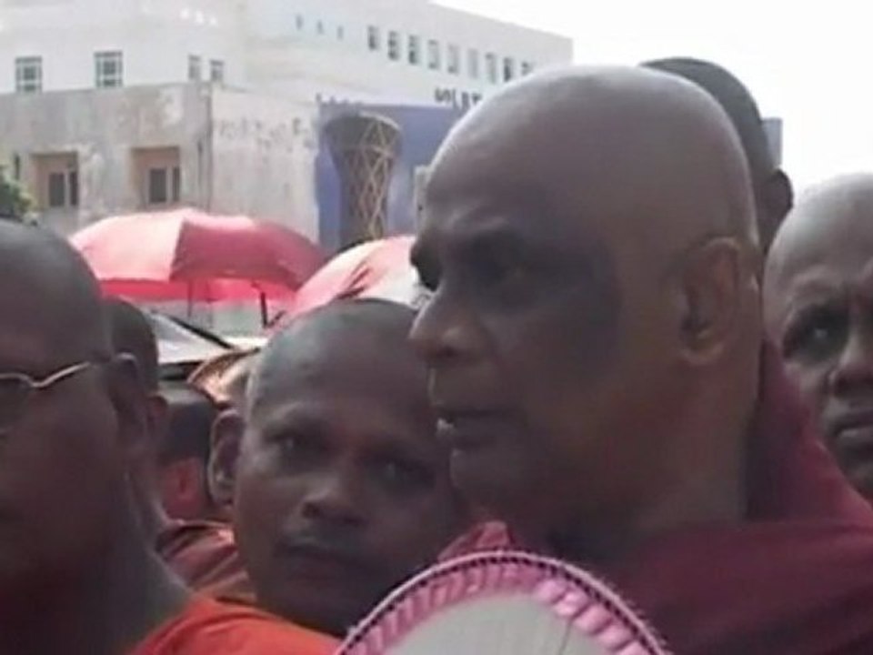 Monks march against US resolution on Sri Lanka