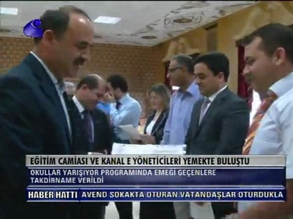 Okullar Yarışıyor Programından Prof.Dr. Yasemin Açık'a Plaket