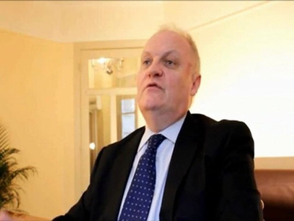 François Asselineau - Président de l'UPR  sur "THE-TIVI" La Télé  Citoyenne, Lille le 28-02-2012