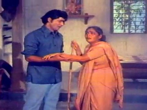 Iddaru Iddare - Krishnam Raju Fights With Sobhan Babu