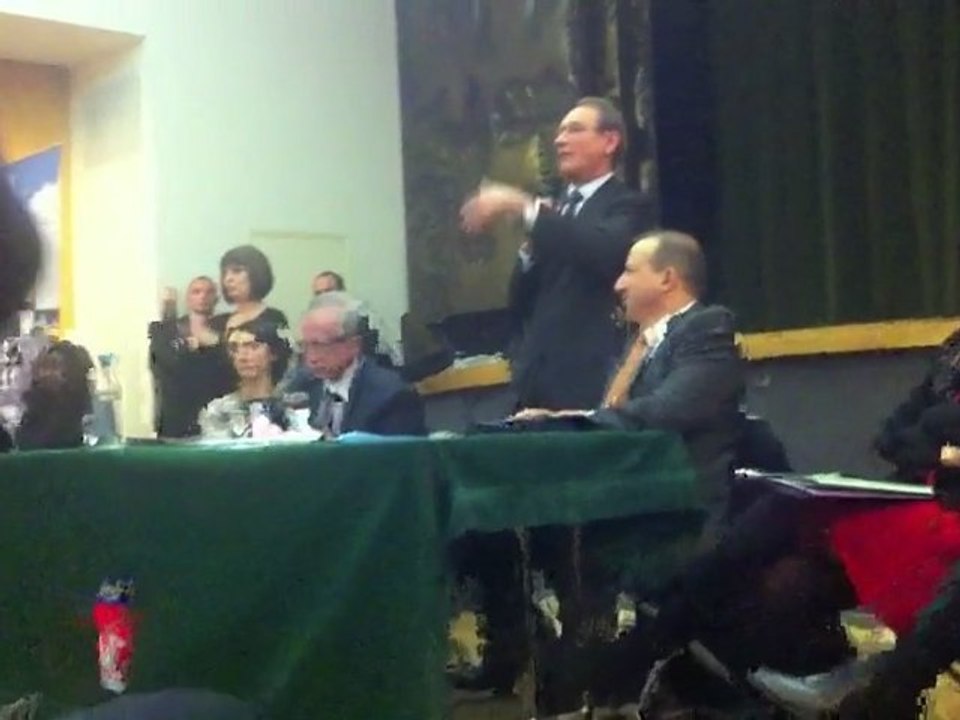 Bertrand Delanoë et les cafés associatifs