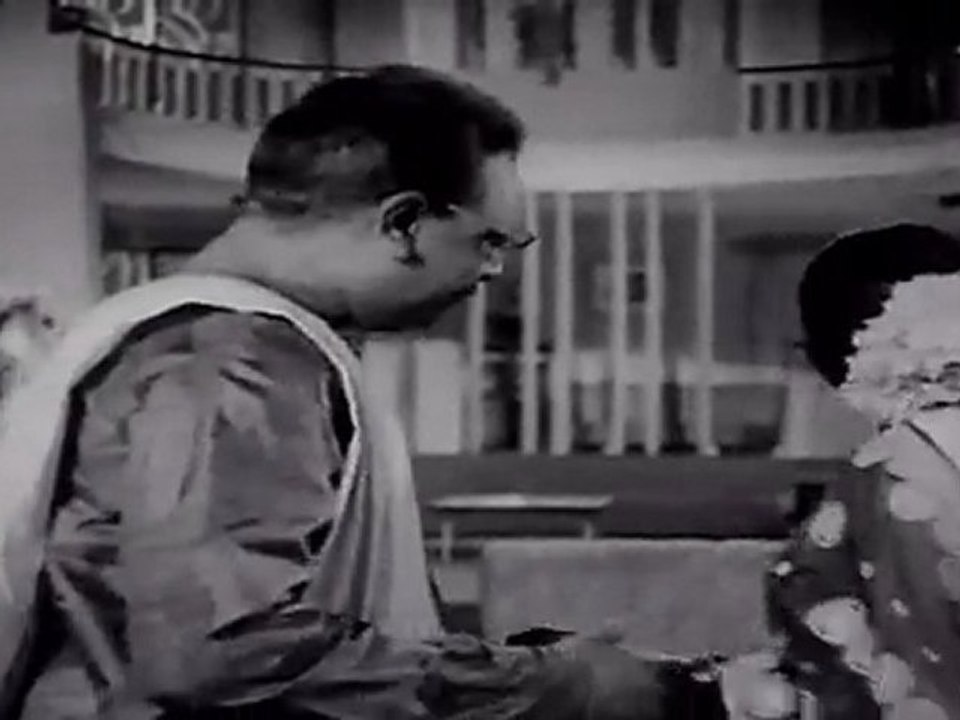 Penn Deivam - Laxmi Flattering Padmani