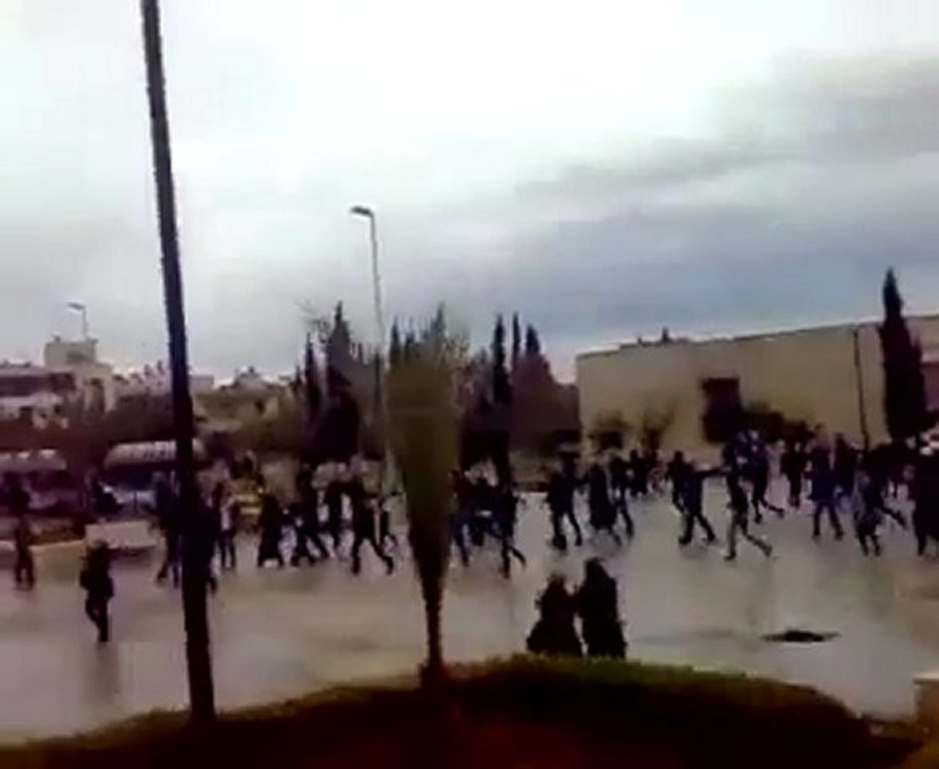 فري برس حلب الجامعة قمع وحشي من كلاب الأسد 14 3 2012