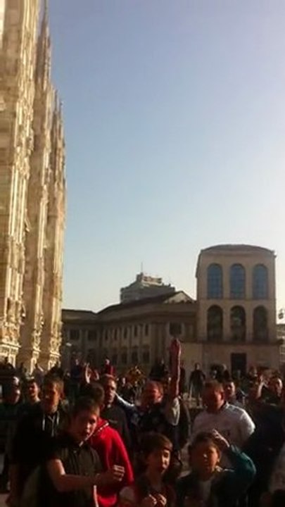 BRAVA MASSALIA INTER MILAN / OM 2012 AMBIANCE DEVANT LA CATHEDRALE