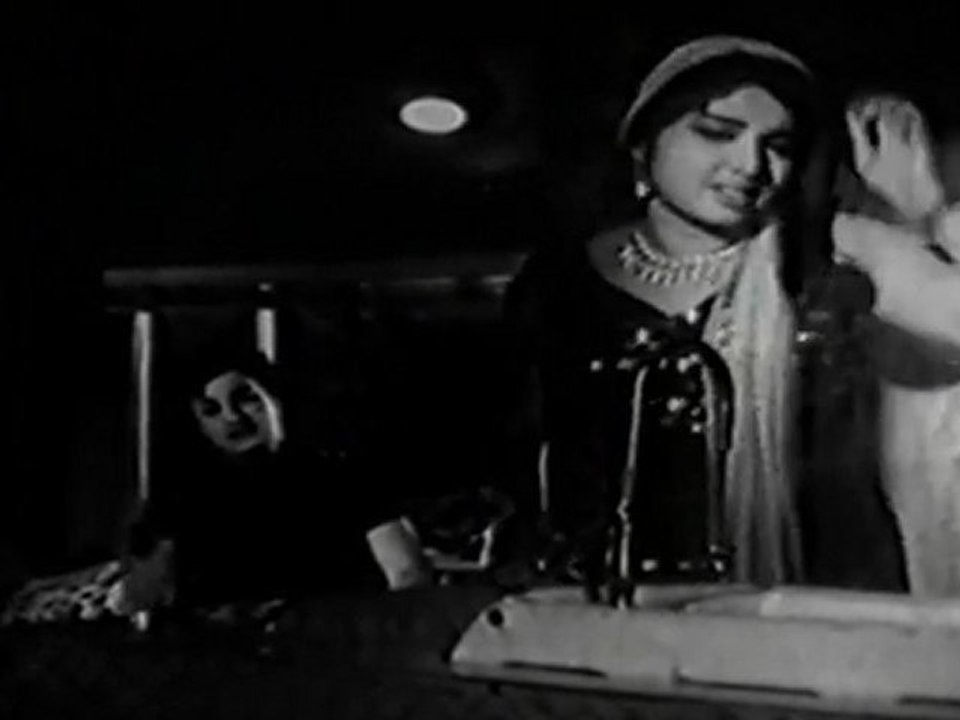 Kadhal Vahanam - MGR Jayalalitha Comedy Scene