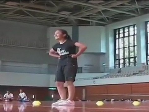 la filles plus rapides de la cordes a sauter