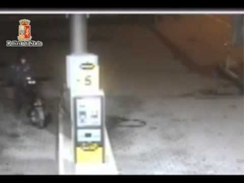 Sassuolo (MO) - Va alla pompa di benzina e appicca il fuoco (14.03.12)