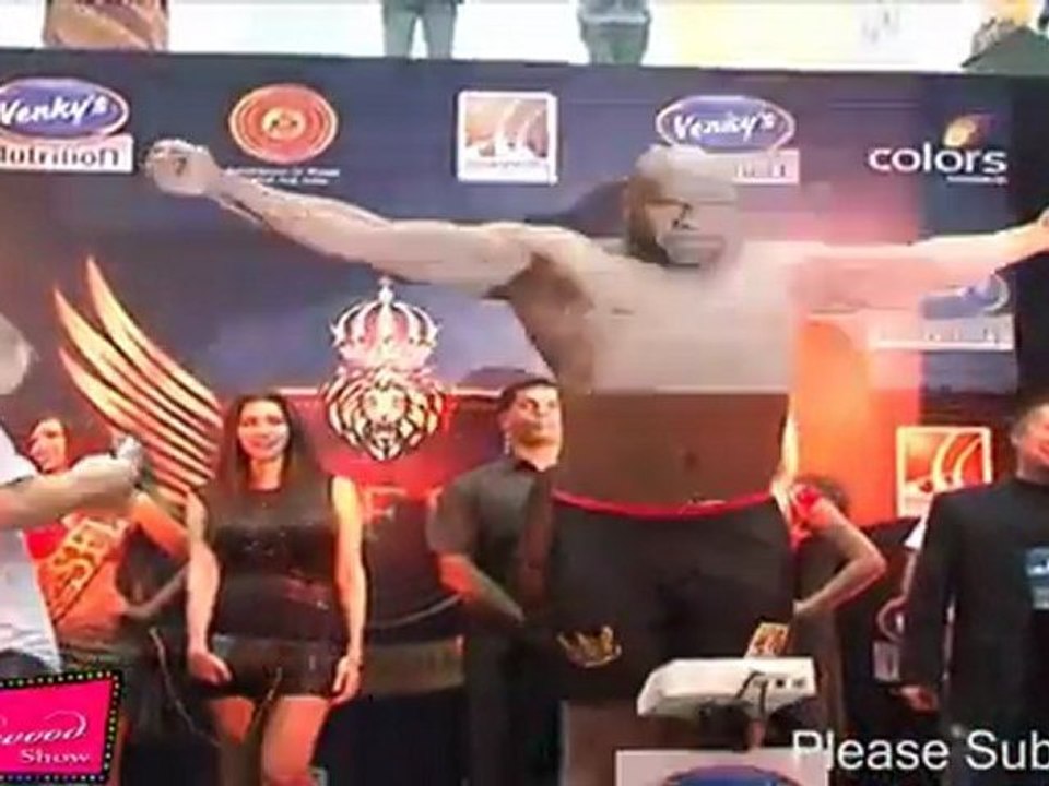 In Super Fight League Raj Kundra With hottest  Ladies Super Fighter