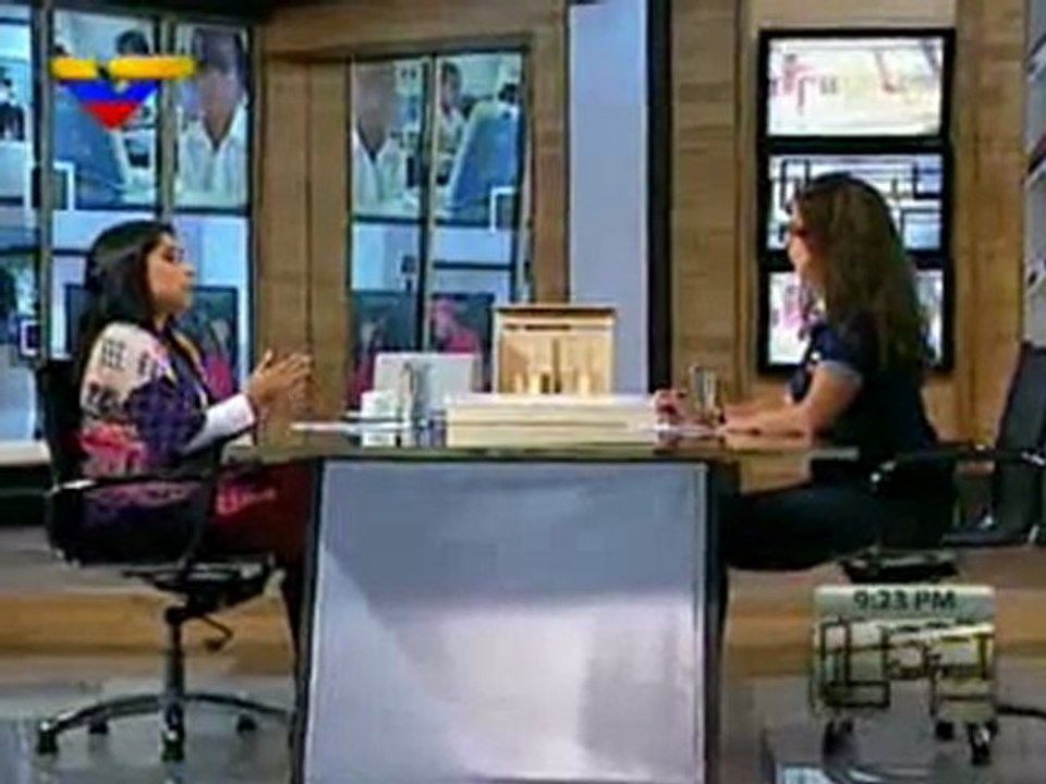 (VIDEO) Contragolpe Entrevista a ministra de Comunas Isis Ochoa 14.03.2012  1/2