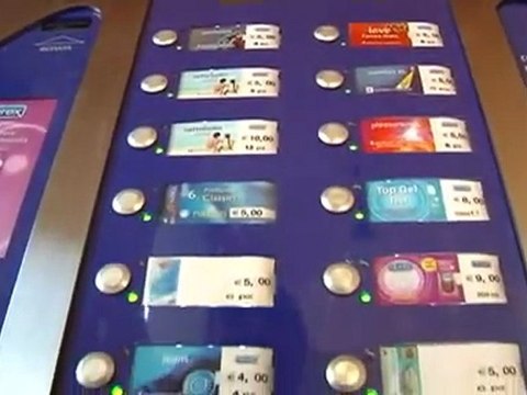 profilattici a scuola e polemica