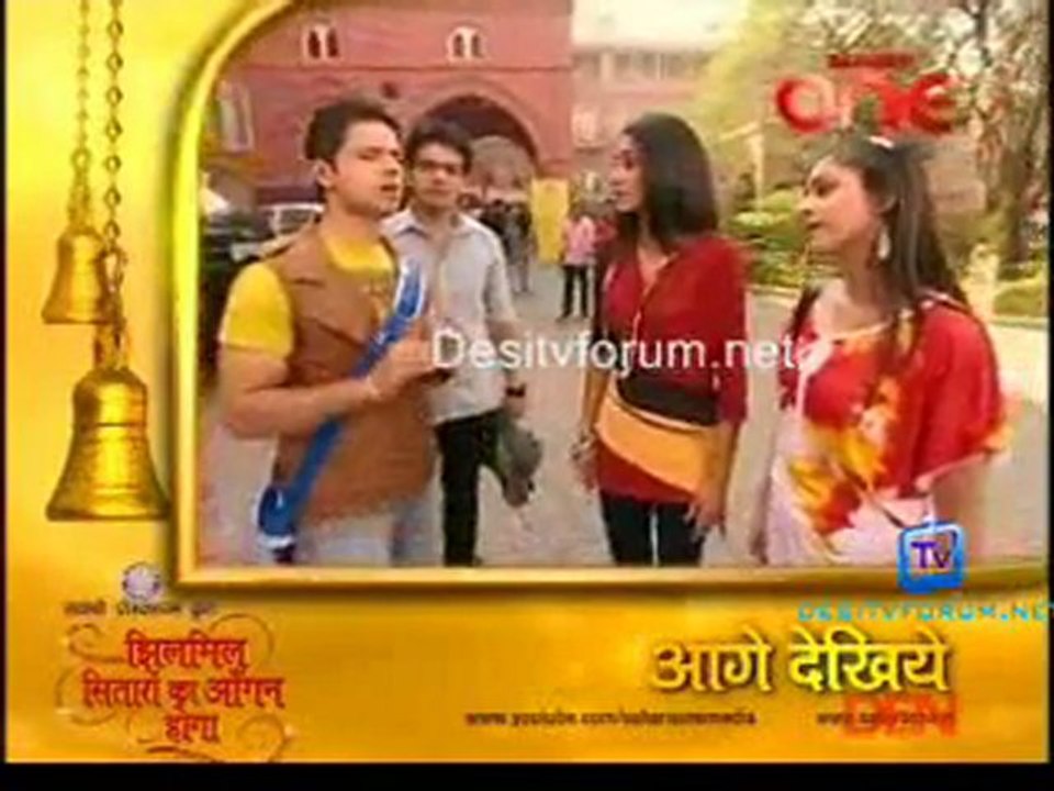 Jhilmil Sitaron Ka Aangan Hoga - 15th March 2012 P4