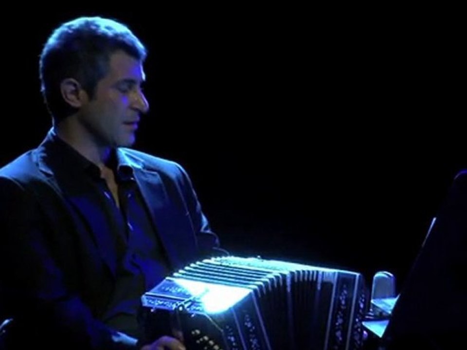 Viento solo. Tango song by Sandra Rehder