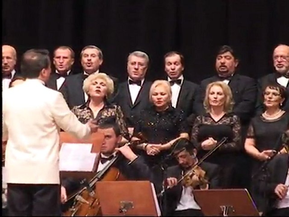 KARANFİL OYLUM OYLUM GELİYOR SELVİ BOYLUM-ESK.B.Belediyesi korosu-ŞEF,ATA SEVİN