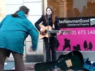Sara Lou - Yellow [Coldplay Cover in Grafton Street]