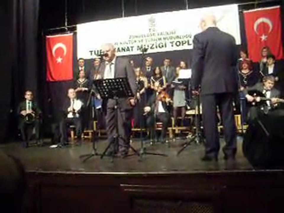 Rüzgar söylüyor şimdi o yerlerde bizim şarkımızı