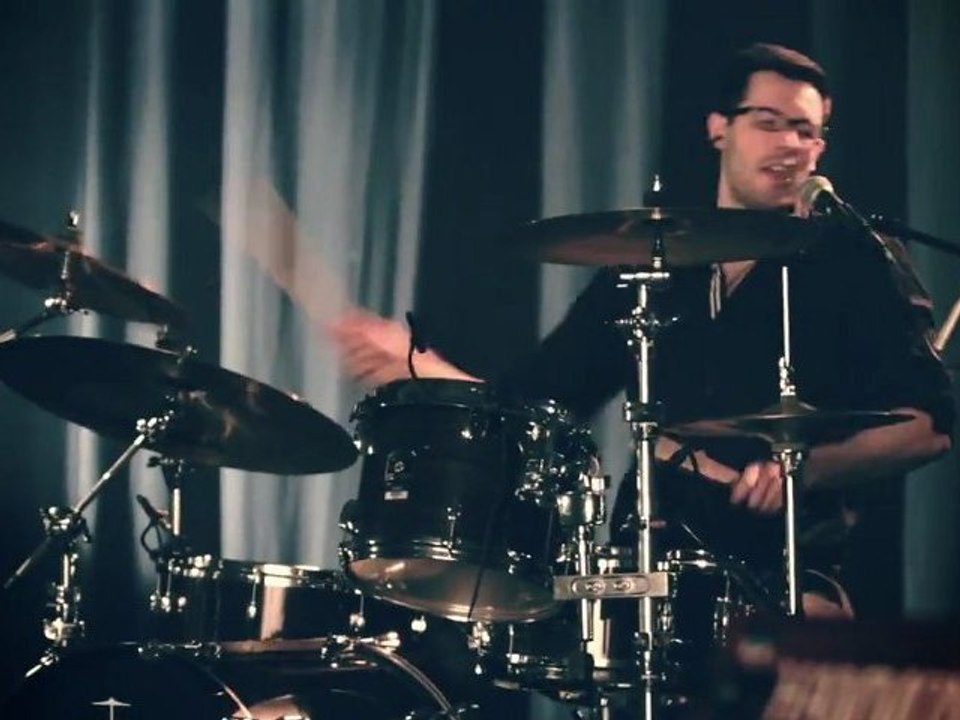 Casey James - Crying On A Suitcase