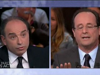 Copé attaque le flou, Hollande riposte sur le bilan