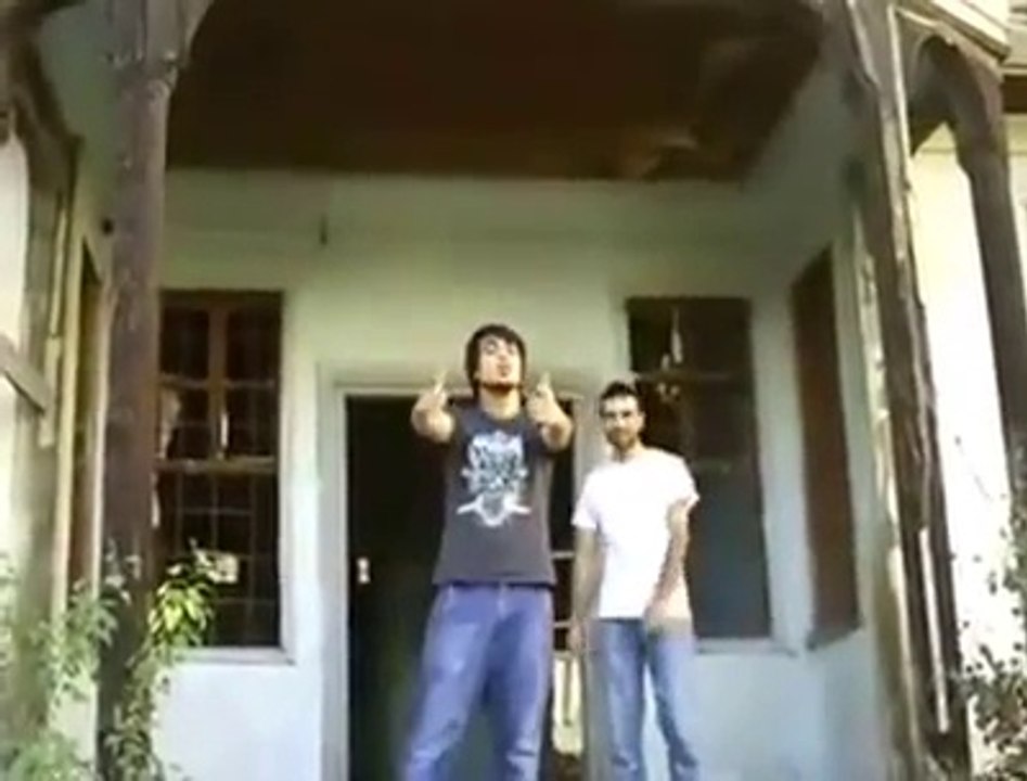 ArSıZ BeLa & EsMer MaRuz - Yılların Telaşesi