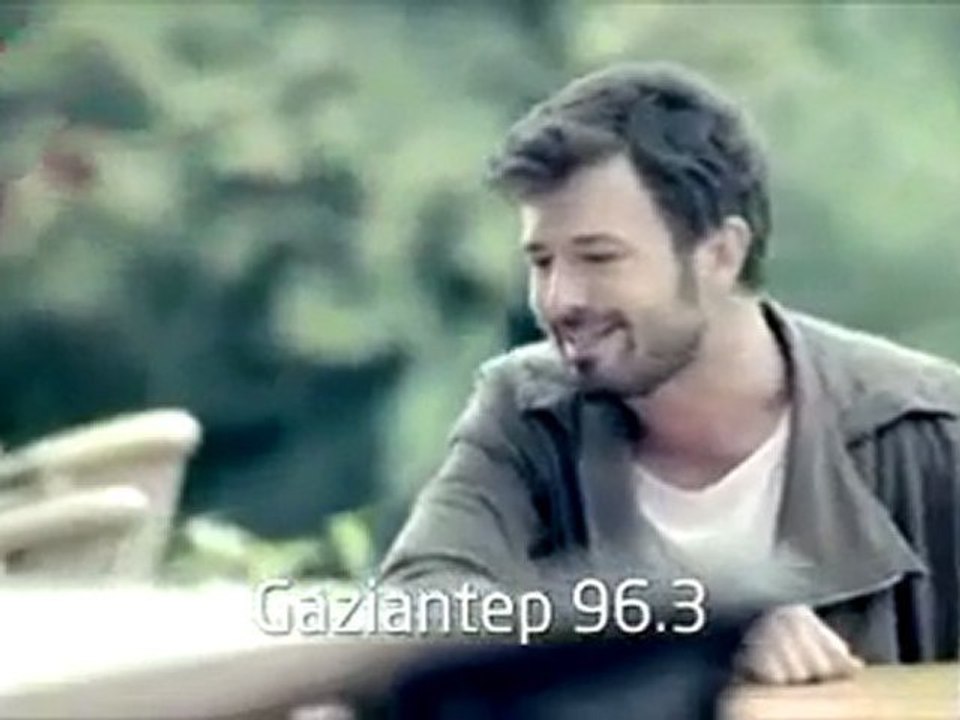 Yalın - Anlat Güzel Mi Oralar ( HD Kalite )