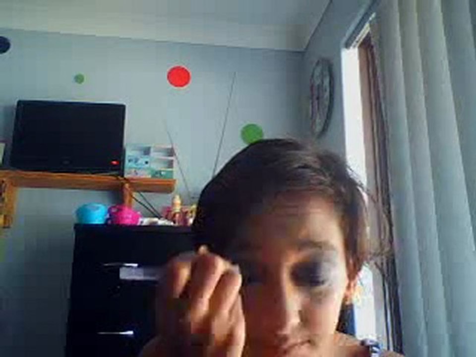 STAGE HAIR AND MAKE UP