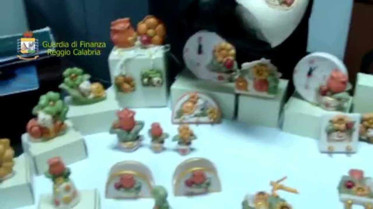 Cittanova (RC) - Contraffazione, 100mila falsi 'Thun' sequestrati (15.03.12)