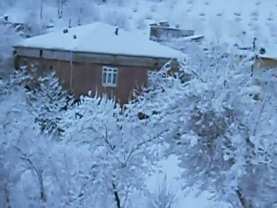 16. Mart itibari ile köyümüzde görünen kar 2 012 014