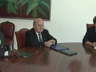 Pelé é operado em São Paulo