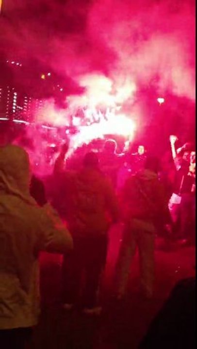 Crakage de fumis devant le bus Par YANKEE BRETAGNE & YANKEE IDF