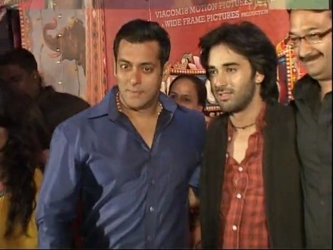 Salman Khan Cheers For Bittoo Boss Team - Bollywood Events